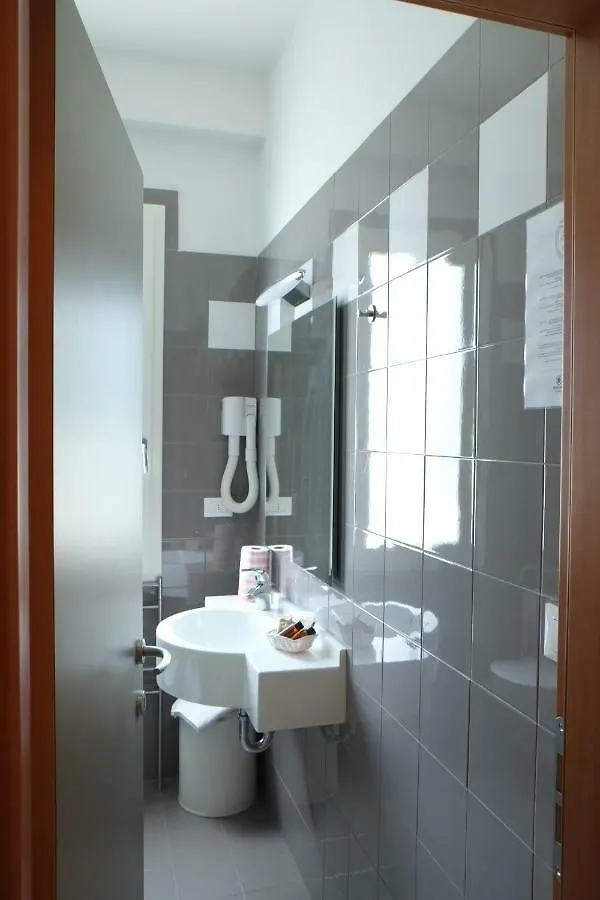 Hotel Ivano Rimini 3*,